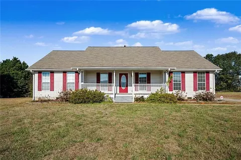 1684 Lovejoy Rd, Hampton, GA 30228