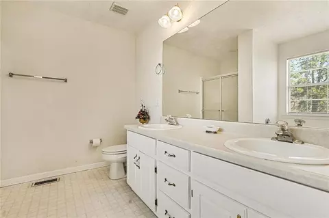 Bath - 1684 Lovejoy Rd, Hampton, GA 30228 photo 2 of 4