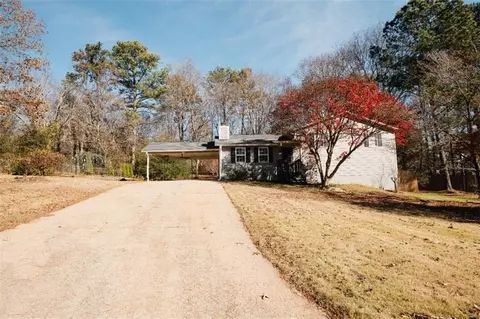 4906 S Bent Pine Ct S, Douglasville, GA 30135