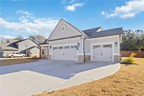 2433 Waterside Dr, Monroe, GA 30655