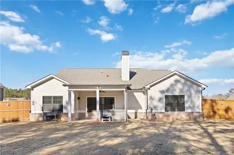 Exterior - 2433 Waterside Dr, Monroe, GA 30655 photo 3 of 8