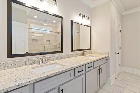 Bath - 2433 Waterside Dr, Monroe, GA 30655 photo 4 of 5