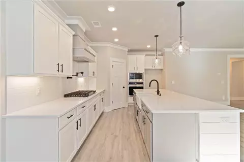 Kitchen - 2433 Waterside Dr, Monroe, GA 30655 photo 4 of 4