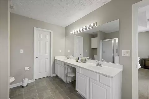 Bath - 4124 Spring Cove Dr, Duluth, GA 30097 photo 1 of 3