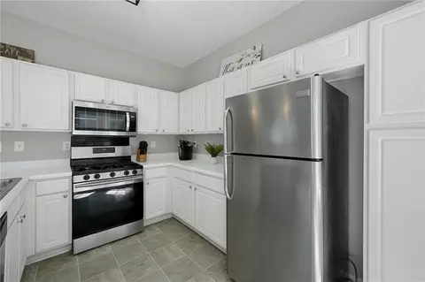Kitchen - 4124 Spring Cove Dr, Duluth, GA 30097 photo 4 of 4