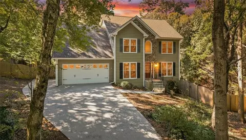 6732 Willowbrook Trl, Flowery Branch, GA 30542