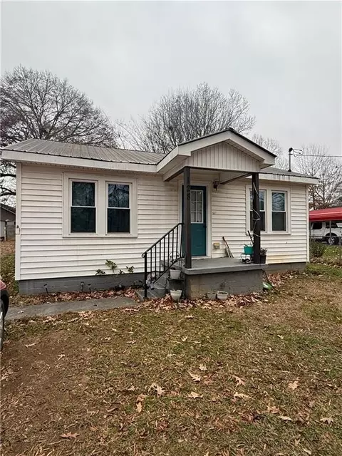 128 Victor St, Calhoun, GA 30701
