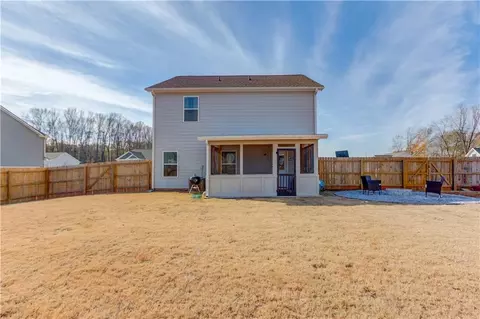 Exterior - 802 Robbie Ln, Monroe, GA 30655 photo 9 of 11