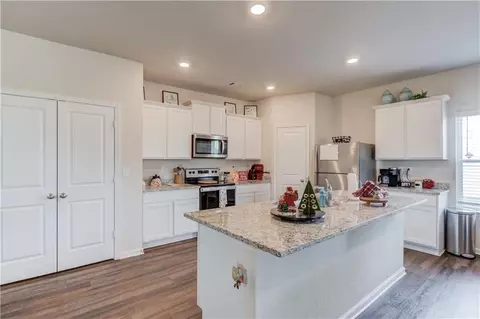 Kitchen - 802 Robbie Ln, Monroe, GA 30655 photo 1 of 3