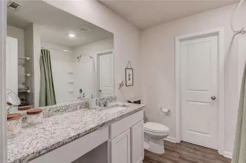 Bath - 802 Robbie Ln, Monroe, GA 30655 photo 1 of 4