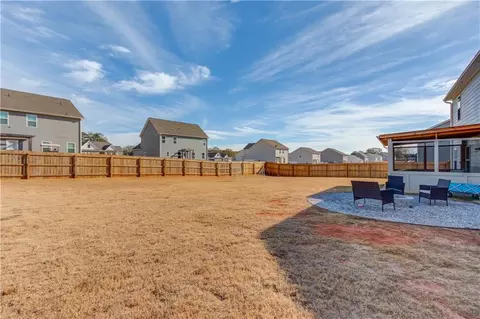 Exterior - 802 Robbie Ln, Monroe, GA 30655 photo 7 of 11