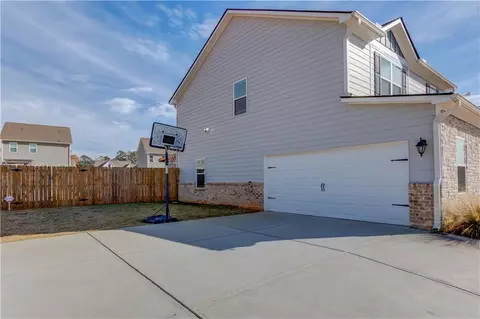 Exterior - 802 Robbie Ln, Monroe, GA 30655 photo 2 of 11