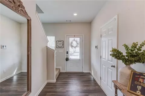 Entry Way - 802 Robbie Ln, Monroe, GA 30655 photo 2 of 6