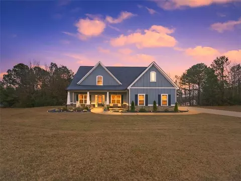 208 Ashley Glen Dr, Williamson, GA 30292