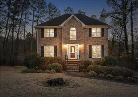 1093 Washington Lee Dr SW, Lilburn, GA 30047