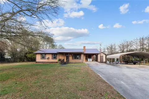3685 Settingdown Rd, Cumming, GA 30028 photo 3