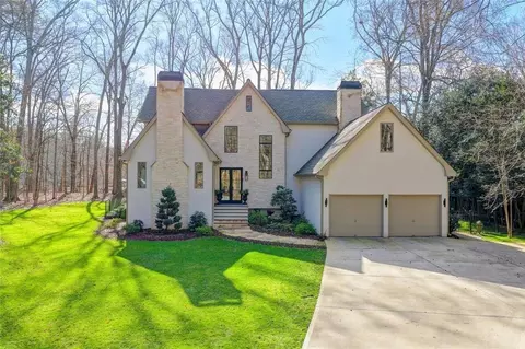 1789 Riverside Rd, Roswell, GA 30076