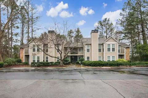 1001 Lake Pointe Cir, Roswell, GA 30075