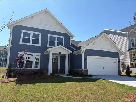 728 Crystal Lake Pkwy, Hoschton, GA 30548