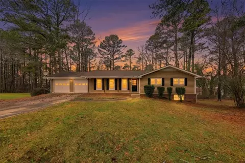 8139 Lake View Ter, Riverdale, GA 30274