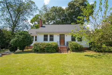 66 Cleveland Ave, Hartwell, GA 30643