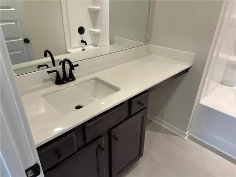 Bath - 4143 Millstone Park Ln, Gainesville, GA 30504 photo 5 of 7