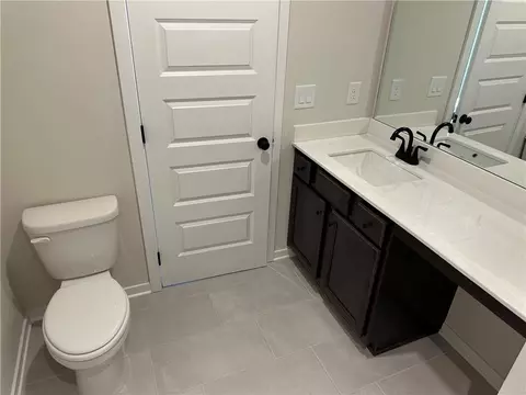 Bath - 4143 Millstone Park Ln, Gainesville, GA 30504 photo 6 of 7