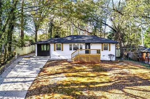 2177 Mark Trl, Decatur, GA 30032