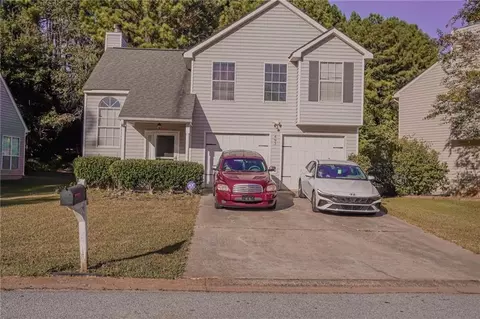 493 E Lake Dr, Riverdale, GA 30274