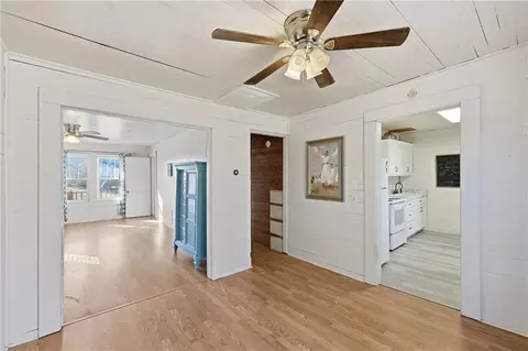 Entry Way - 4052 Sutton Rd, Gainesville, GA 30506 photo 1 of 2