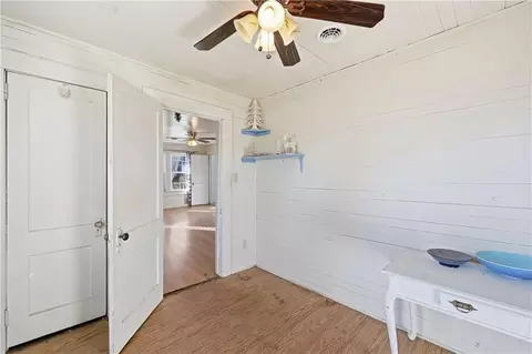 Entry Way - 4052 Sutton Rd, Gainesville, GA 30506 photo 2 of 2