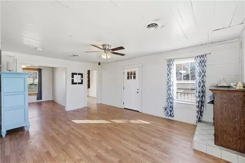 Living - 4052 Sutton Rd, Gainesville, GA 30506 photo 3 of 5