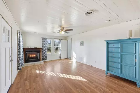 Living - 4052 Sutton Rd, Gainesville, GA 30506 photo 1 of 5