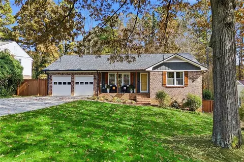 5080 Maryland Dr NW, Acworth, GA 30101