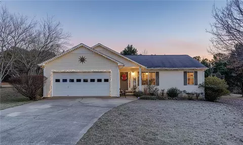156 Alicia Dr, Winder, GA 30680