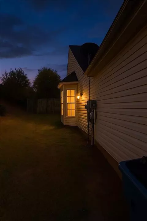 3847 Cove Top Ct, Loganville, GA 30052