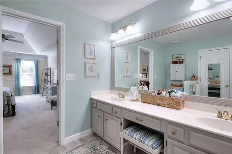Bath - 3059 Gavin Pl NW, Duluth, GA 30096 photo 5 of 10
