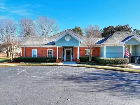 Exterior - 3059 Gavin Pl NW, Duluth, GA 30096 photo 10 of 11