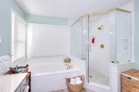 Bath - 3059 Gavin Pl NW, Duluth, GA 30096 photo 7 of 10