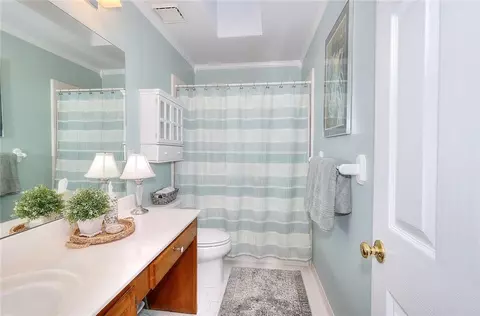 Bath - 3059 Gavin Pl NW, Duluth, GA 30096 photo 9 of 10