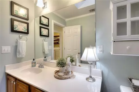 Bath - 3059 Gavin Pl NW, Duluth, GA 30096 photo 10 of 10
