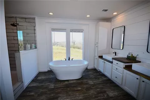 Bath - 703 Addison Rd, Buchanan, GA 30113 photo 1 of 3
