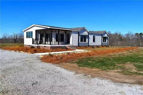 Exterior - 703 Addison Rd, Buchanan, GA 30113 photo 4 of 8