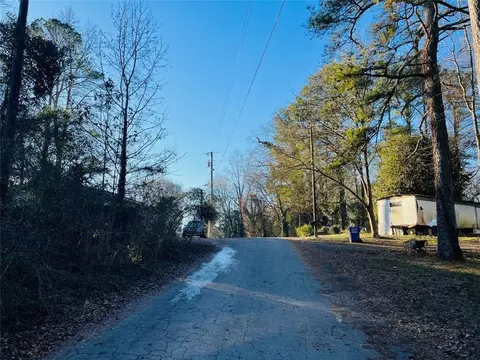 62 Lindburg Ln, Woodstock, GA 30188