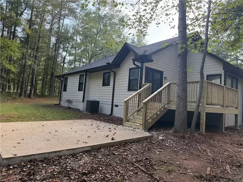 Exterior - 589 Waterview Dr, Lagrange, GA 30240 photo 2 of 2