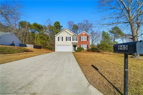945 Campbell Gate Rd, Lawrenceville, GA 30045