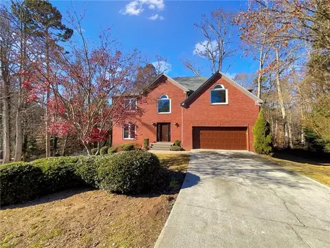2380 Black Bear Ct, Buford, GA 30519