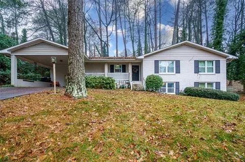 3629 Rolling Green Rdg SW, Atlanta, GA 30331