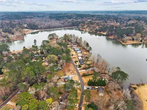 347 Laurel Ln, Stockbridge, GA 30281