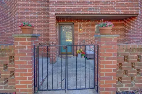 2260 Pernoshal Ct, Dunwoody, GA 30338